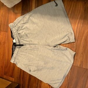 Nike Men's‎ Light Gray Athletic Shorts 0194